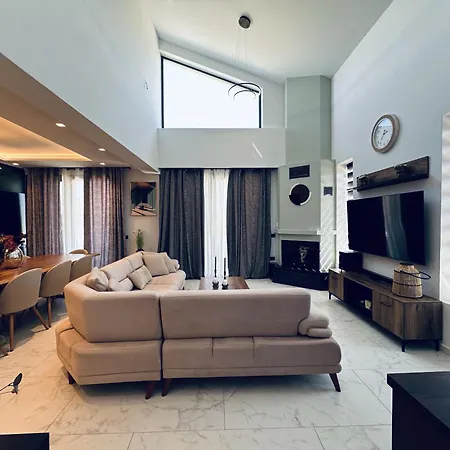 Arilena Exclusive - 4br With Private Pool By Mana Gers