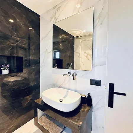 Arilena Exclusive - 4br With Private Pool By Mana Gers וילה *