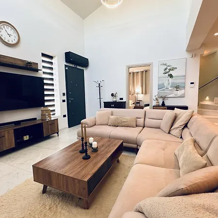 Arilena Exclusive - 4br With Private Pool By Mana Gers * Laganas